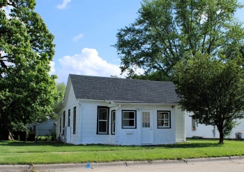 406 E 9th, ROCK FALLS, Illinois 61071, 2 Bedrooms Bedrooms, ,1 BathroomBathrooms,House,For Sale,E 9th,202402581