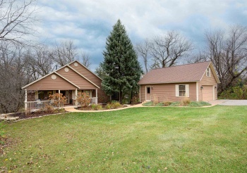 2 Washburne, GALENA, Illinois 61036, 3 Bedrooms Bedrooms, ,3 BathroomsBathrooms,House,For Sale,Washburne,202406399